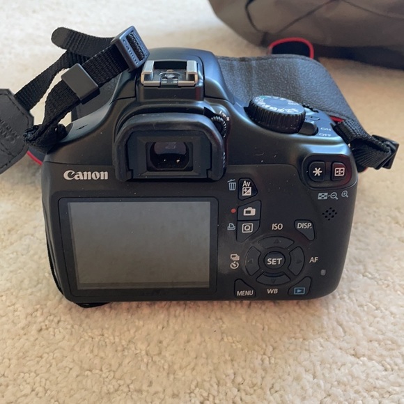 ✨Host Pick✨ Canon EOS Rebel T3 1100D Digital Camera - Picture 3 of 7